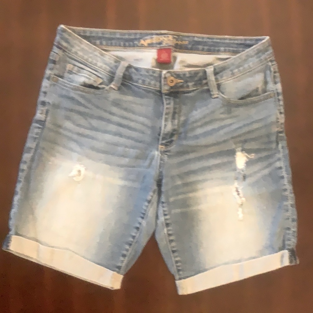 Arizona Jean Co distressed juniors shorts size 11